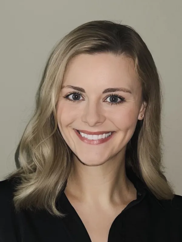 Abigail Kielty Headshot